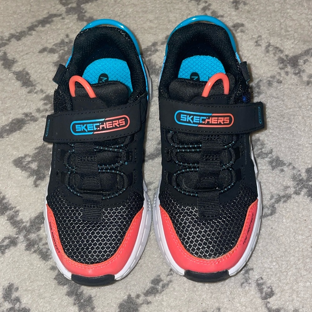 LIKE NEW! Boys Sneakers Size 11.5